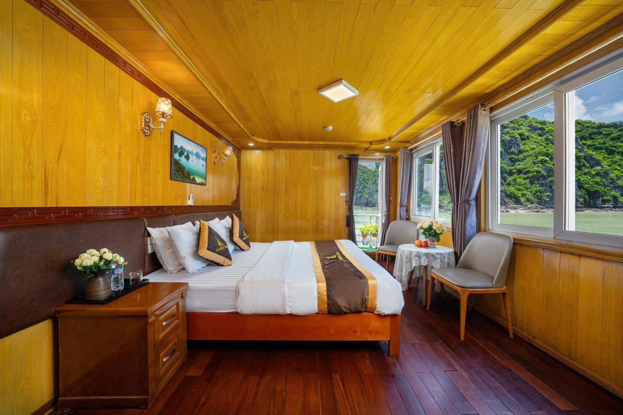 Sunlight Cruise Hotel Ха Лонг Екстериор снимка