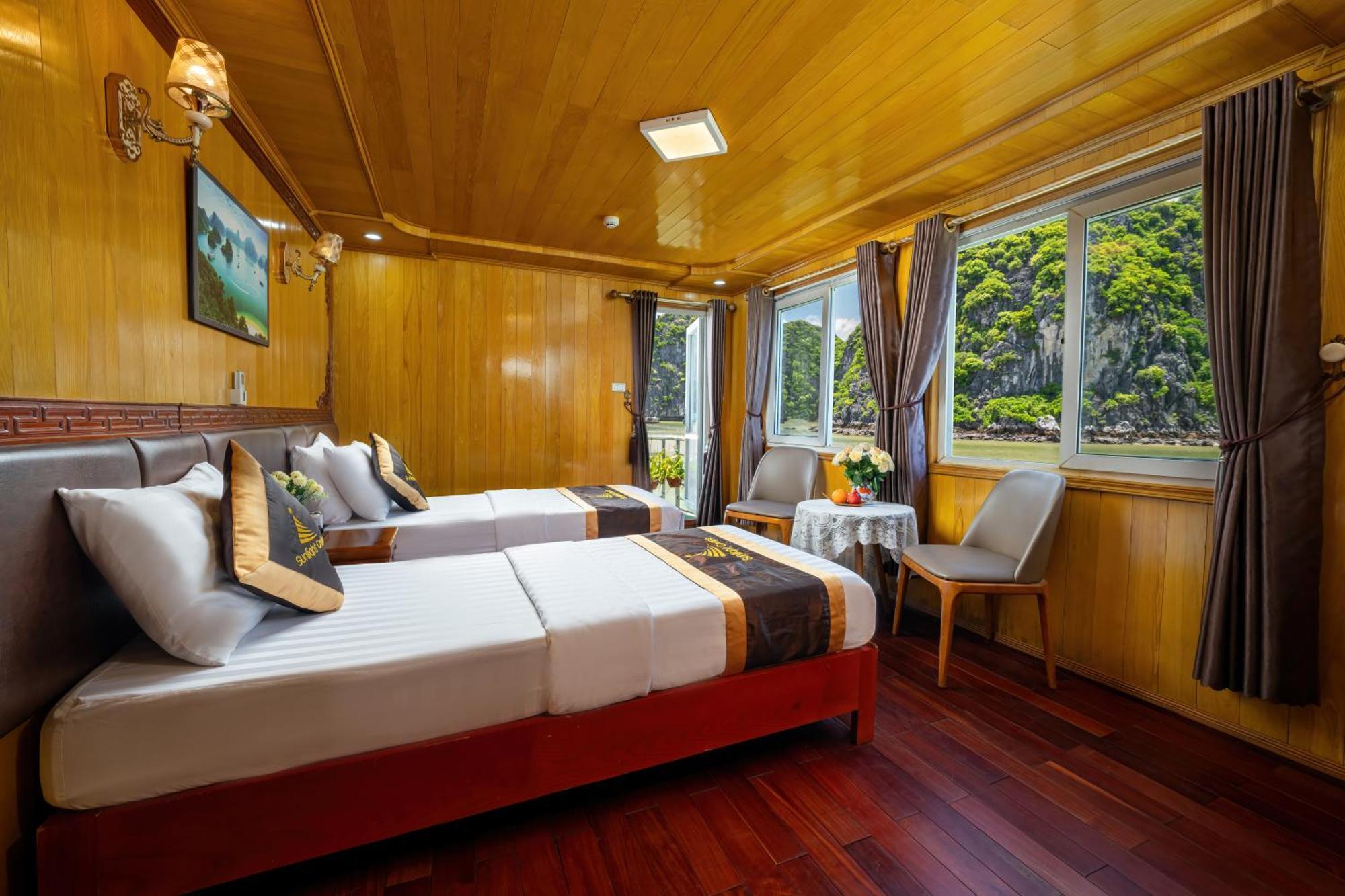 Sunlight Cruise Hotel Ха Лонг Екстериор снимка